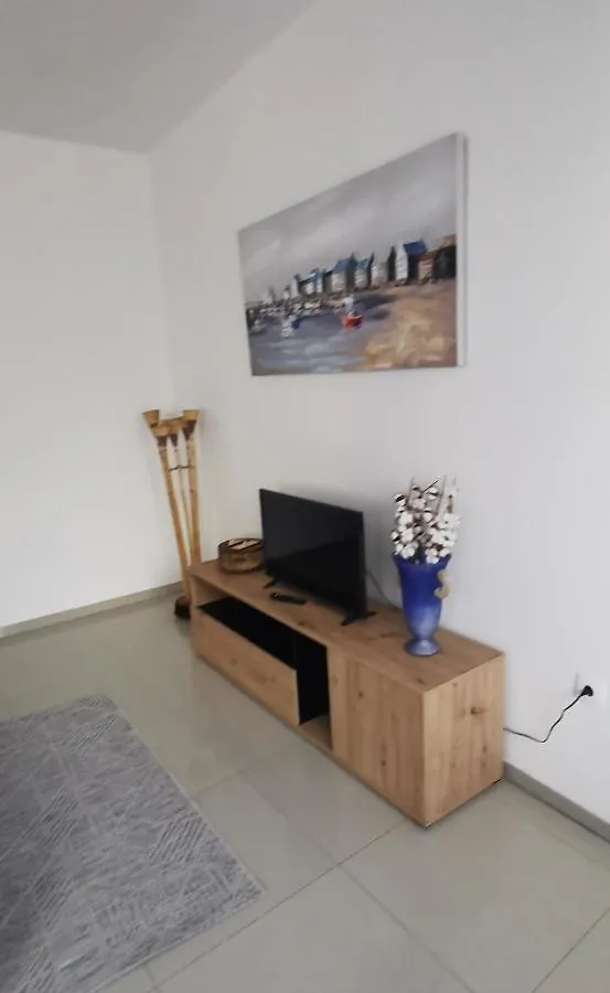 Apt Plateau Praia 0*,